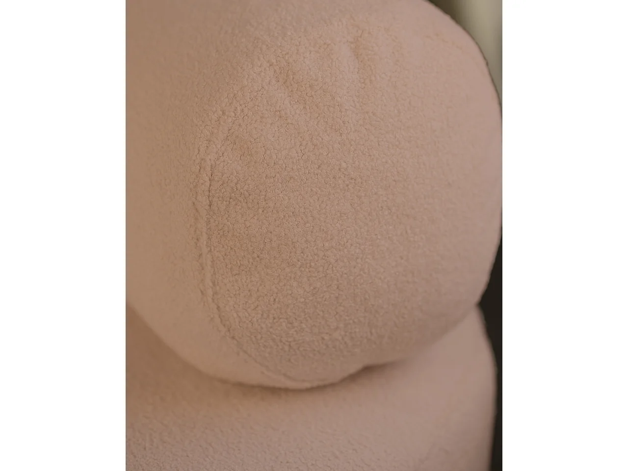 Poltrona rotonda in tessuto bouclé rosa di 105x50cm