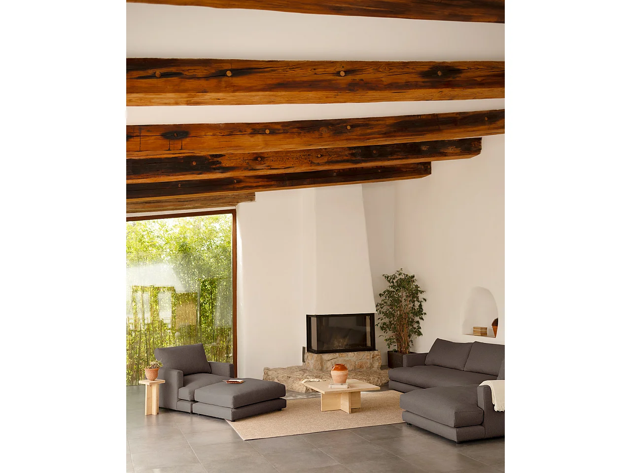 Poltrona tono grigio scuro 105x108cm - LAIA - DECOWOOD