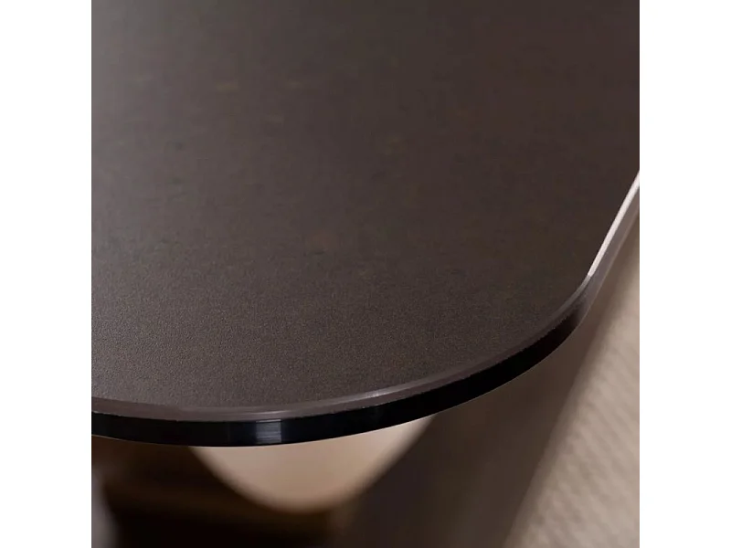 Table en résine frittée aspect marbre extensible 160-240 cm avec pied acier noir design Lisa