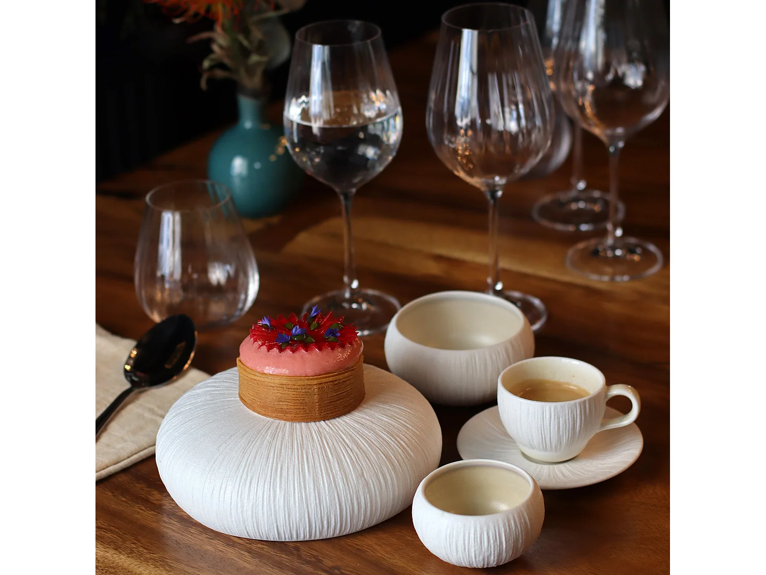 Ogo Living - Lot 6 Tasses 9cl Et Soucoupes 12cm Urus En Porcelaine Beige/blanc