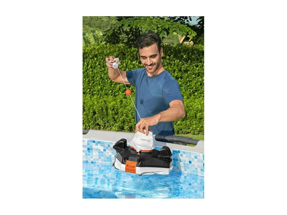Robot aspirateur de piscine à fond plat autonomeAquarover - 3 x 6 m