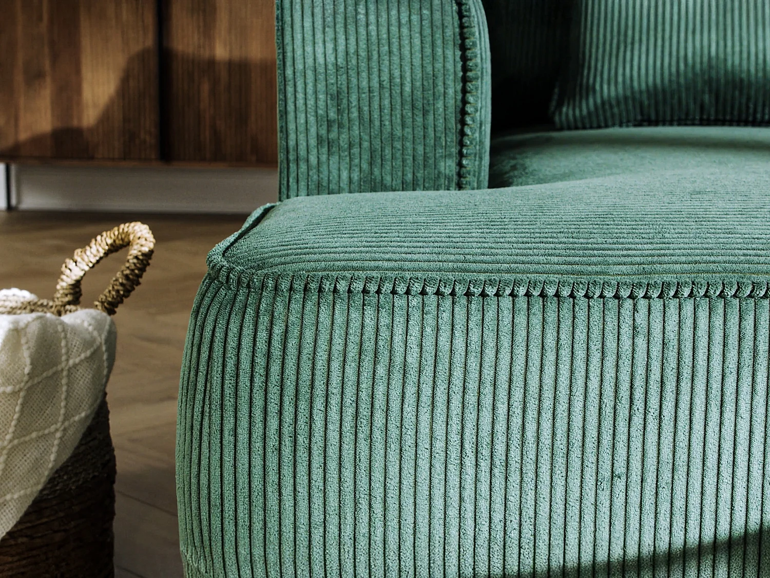 3-sitssoffa med djup sittyta i grön manchestersammet PINETA