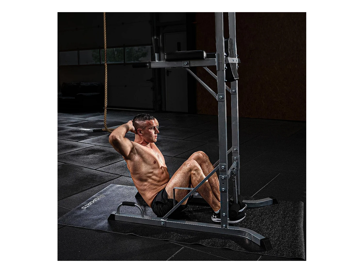 Station de traction multifonctionnelle - 136 x 111 x 217 cm - Poids chargeable jusqu'à 120 kg