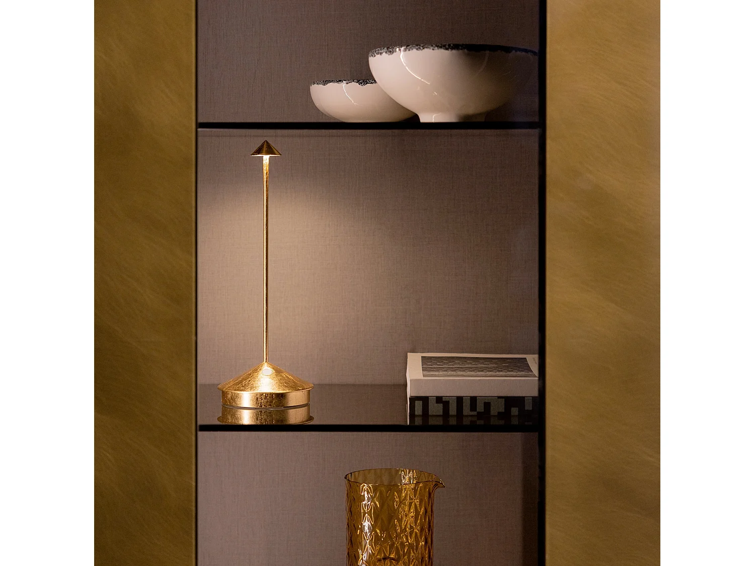 Pina Pro Gold Leaf Wiederaufladbare und dimmbare kabellose LED-Tischlampe, Safran, 2200-2700-3000 K