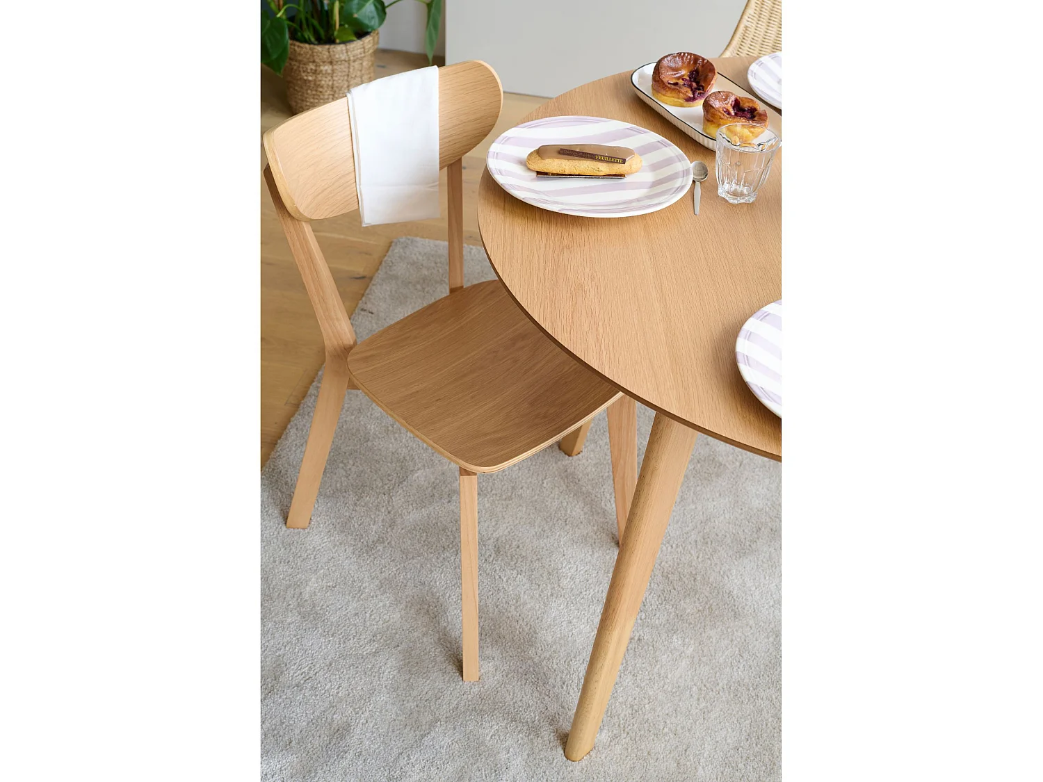 Table ronde en chêne D105 + 4 chaises chêne - LETA