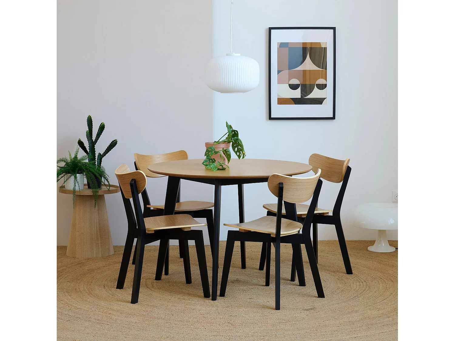 Table ronde en bois chêne/noir D105 + 4 chaises chêne/noir - LETA