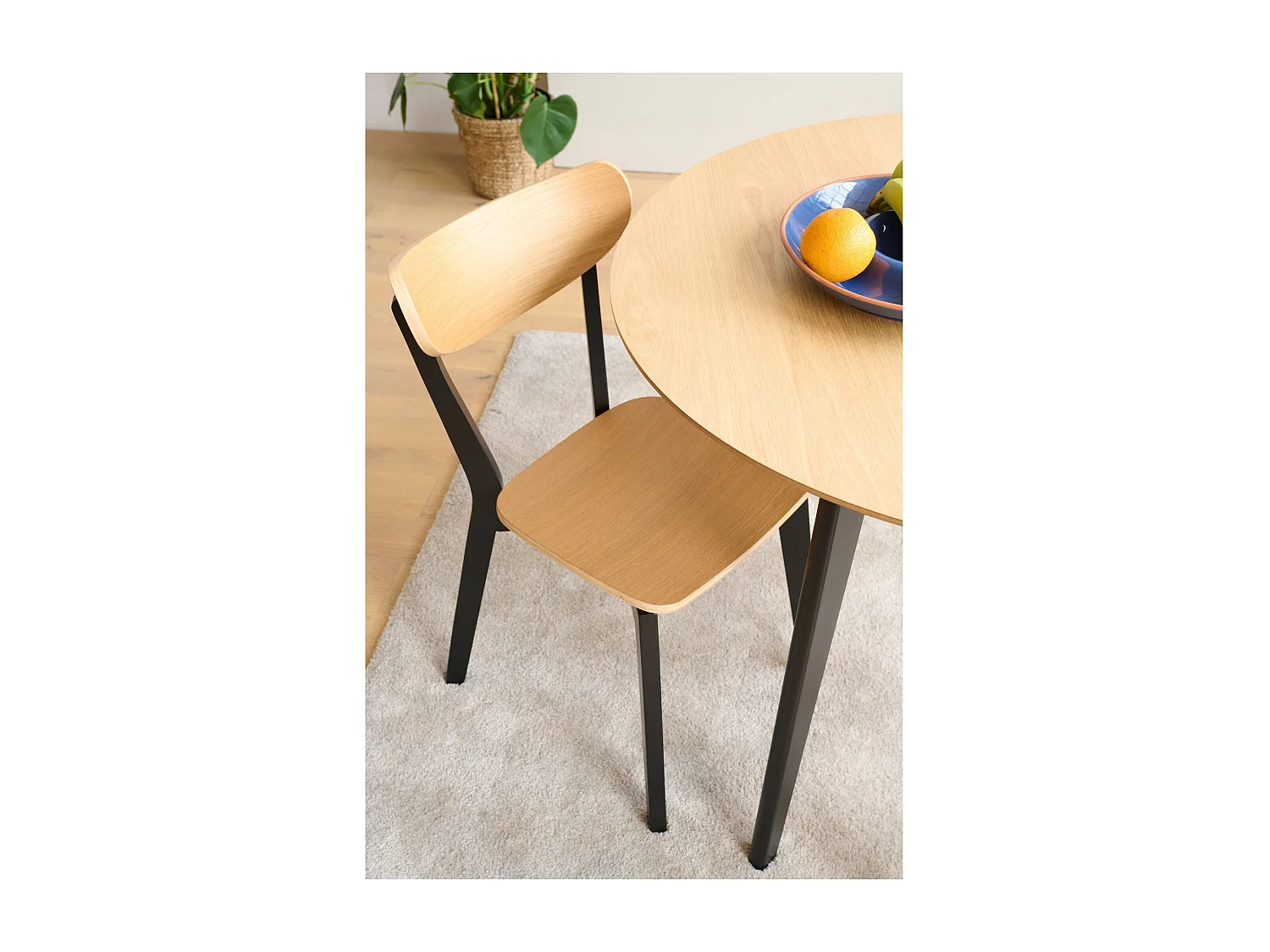 Table ronde en bois chêne/noir D105 + 4 chaises chêne/noir - LETA