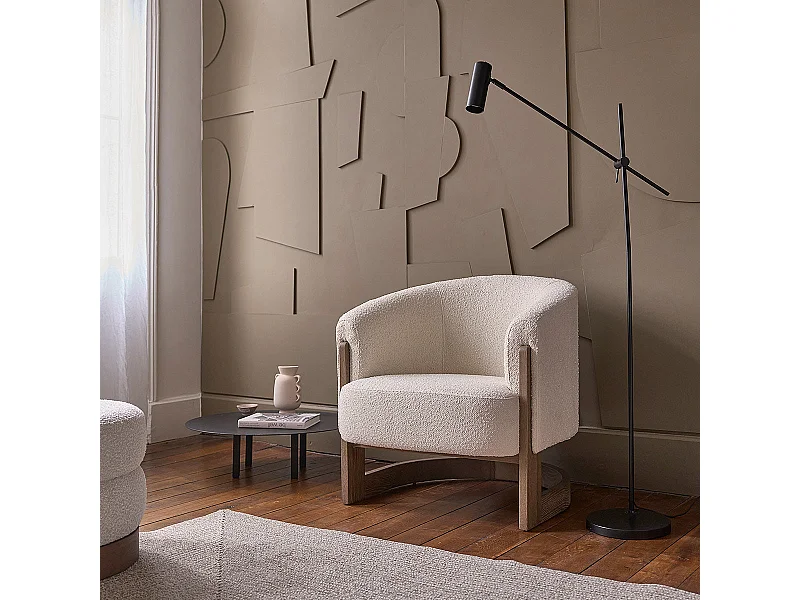 Poltrona in rovere massello e tessuto bouclé écru