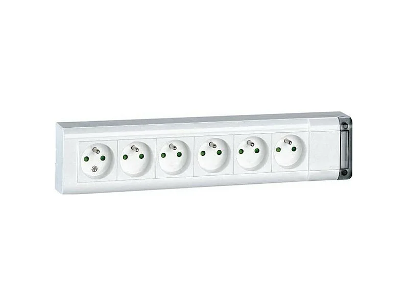 Régua de tomadas com fiação 6x16A - 3500W - branca - Legrand com fixação na parede e terminais especiais