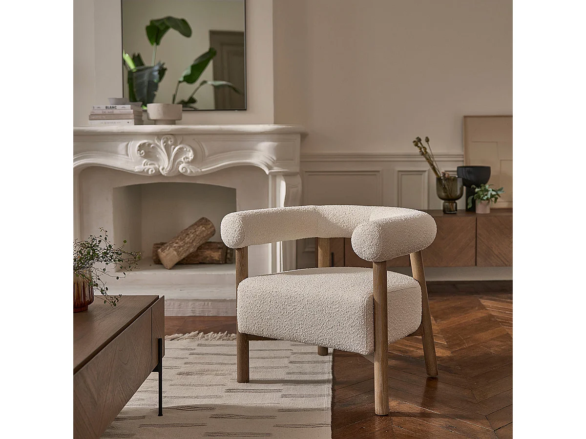 Fauteuil rond en chêne massif et tissu bouclette écrue