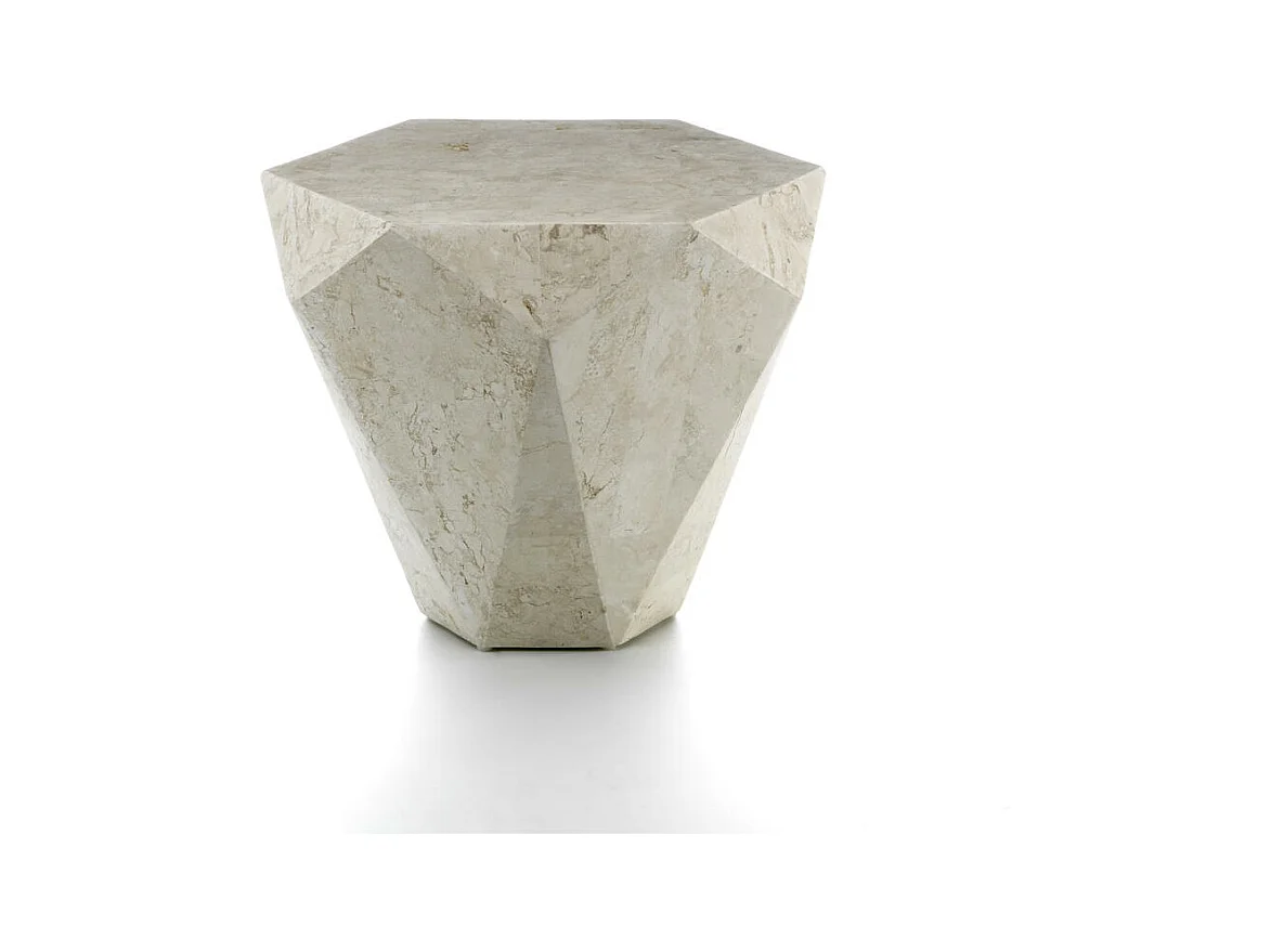 Diamond small – Couchtisch / Beistelltisch (60 x 60 x 50 h) aus beigem Fossilstein