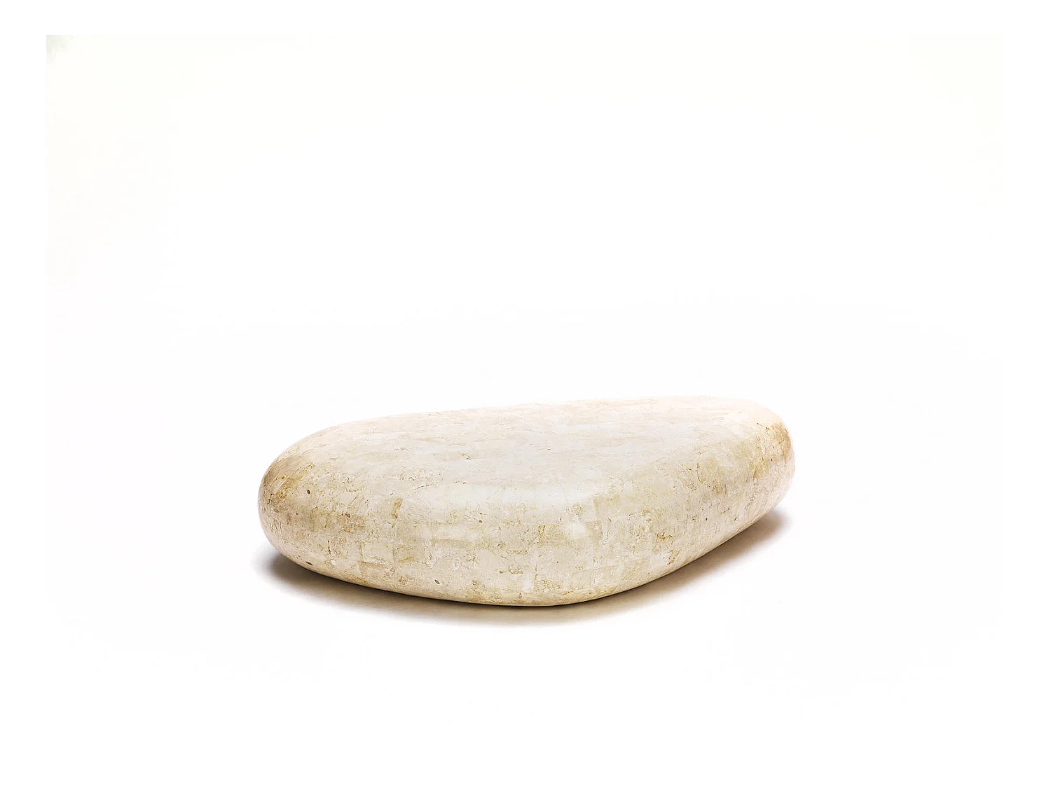 Sasso big Table basse (74 x 123 x 27h) en pierre fossile beige