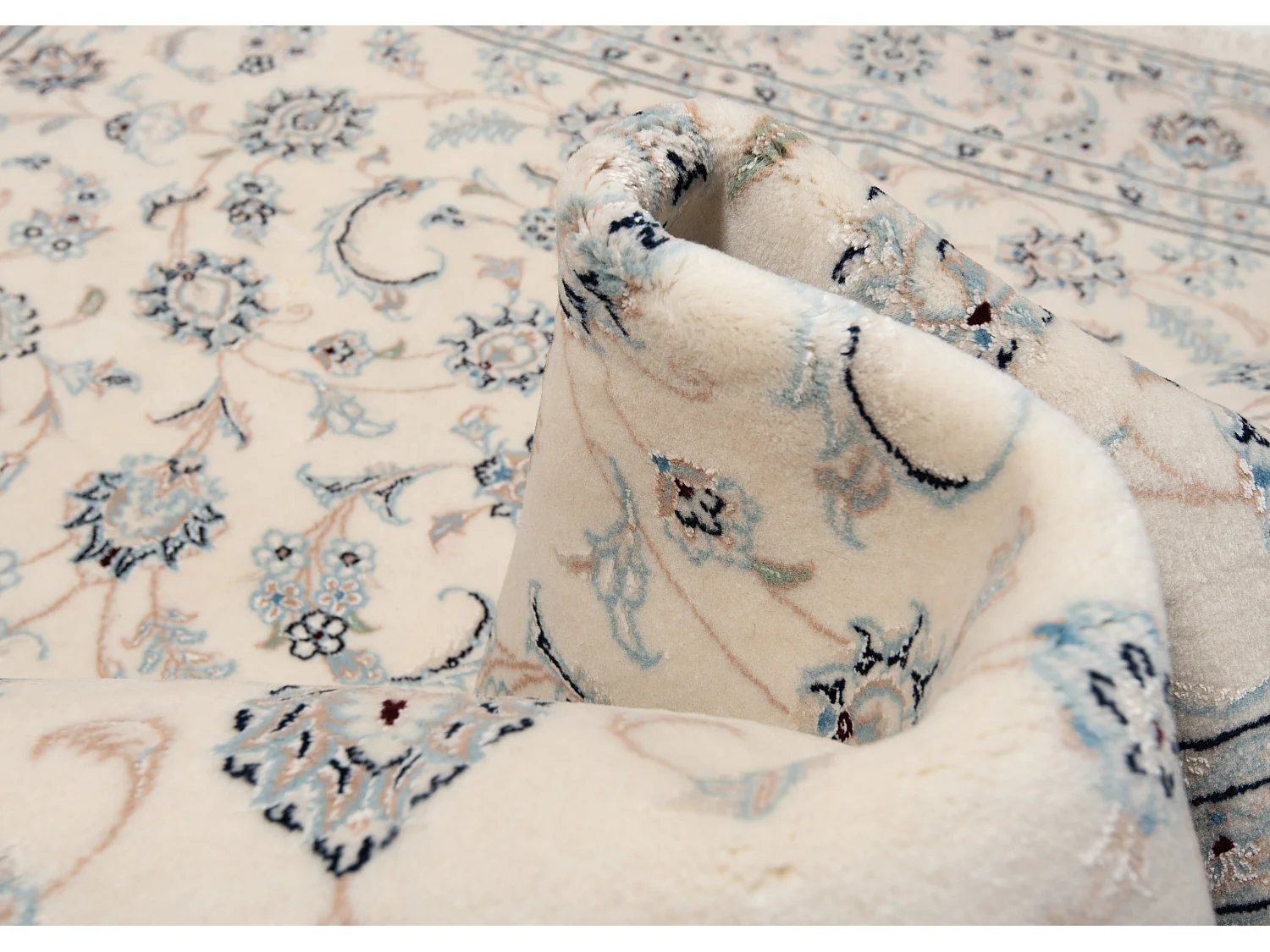 Tapis persan Nain | 199 x 215 cm