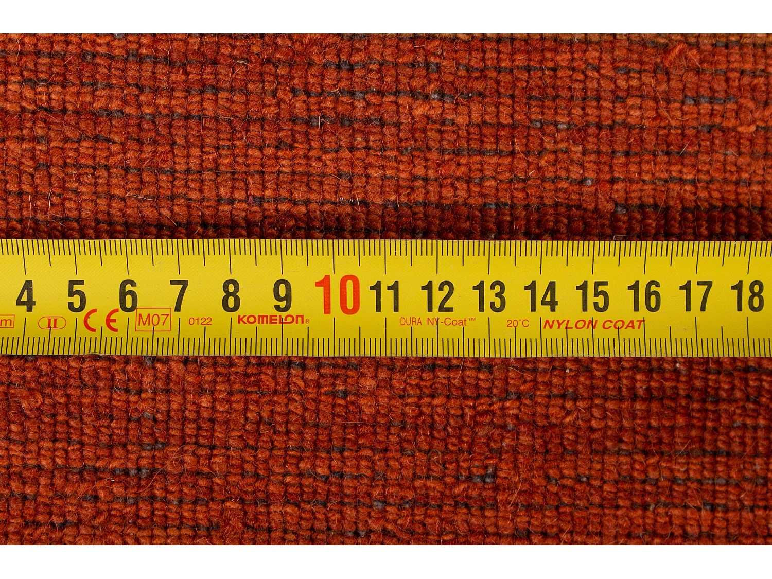 Tappeto moderno realizzato a mano | 121x165 cm