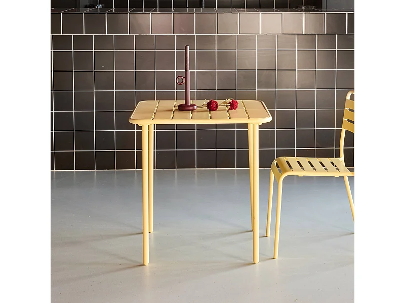 Tavolo da giardino in metallo, 2 posti, giallo