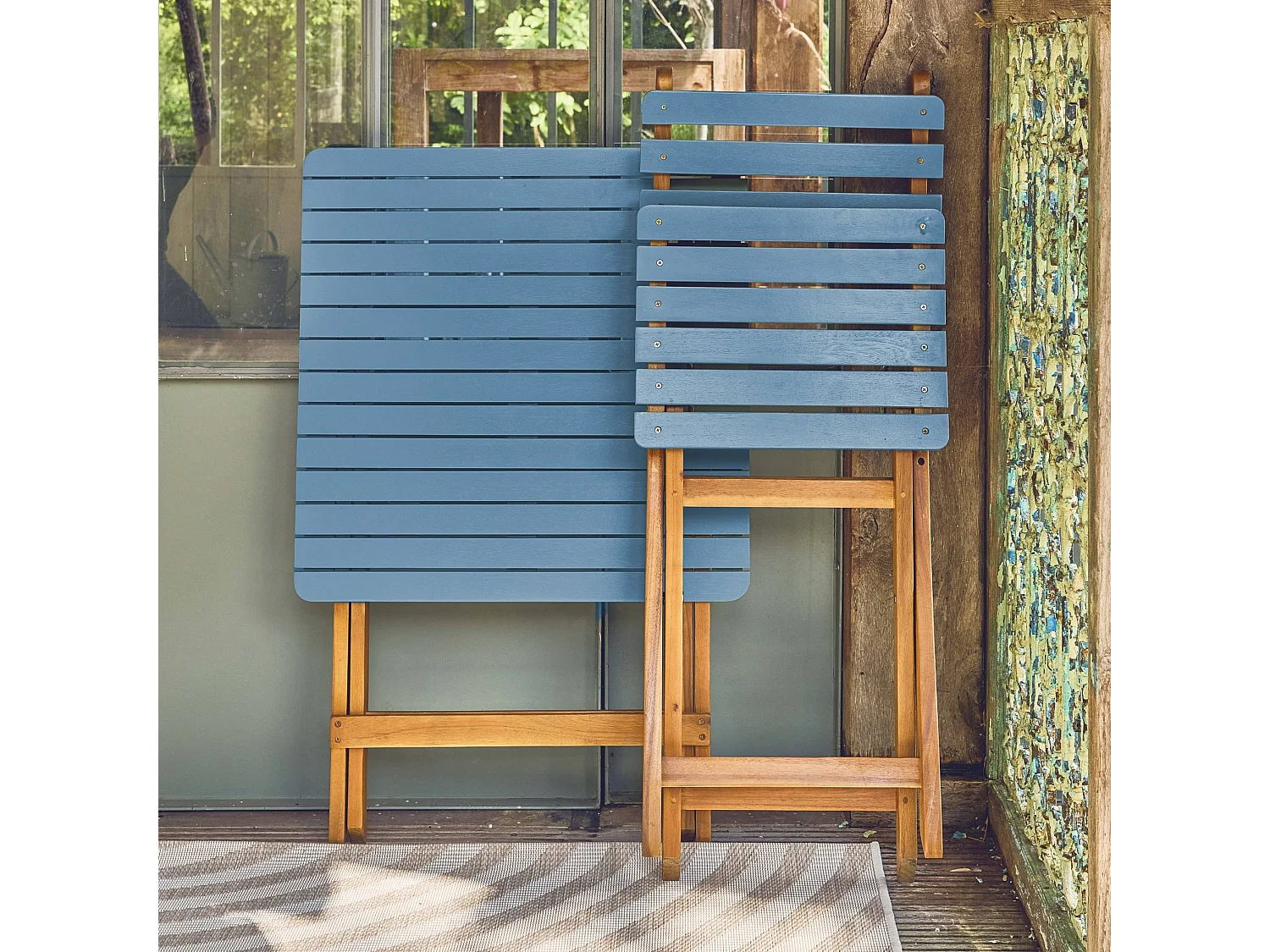 Table de jardin pliante bois d'acacia + 2 assises bleu HILORA . table carrée