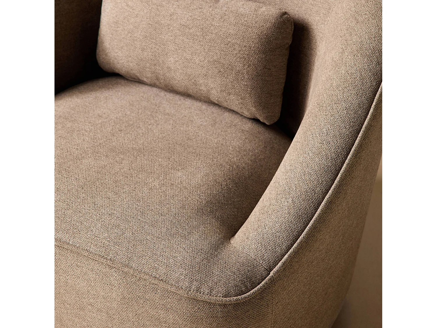Fauteuil pivotant 360° en tissu grège. avec coussin LANA L 80 x P 73 x H77cm