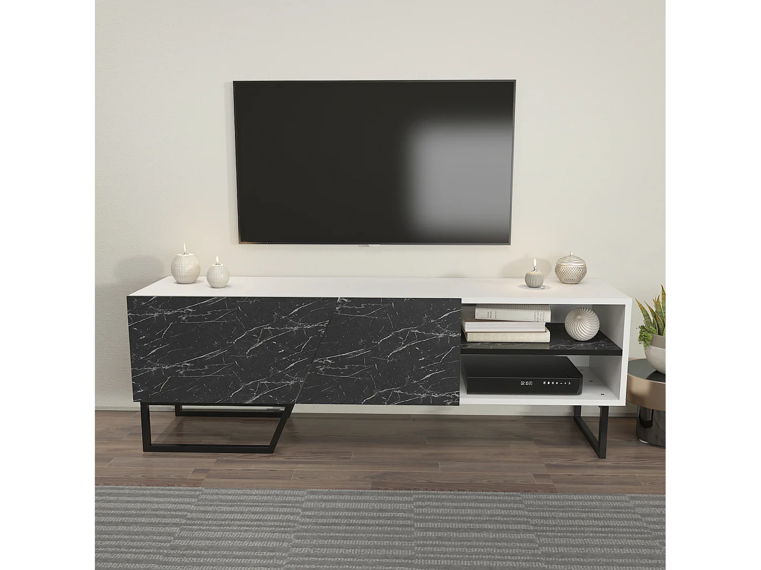 Meuble TV Denasse 150 cm, pied en métal, placards et étagères (Effet marbre noir et Blanc)