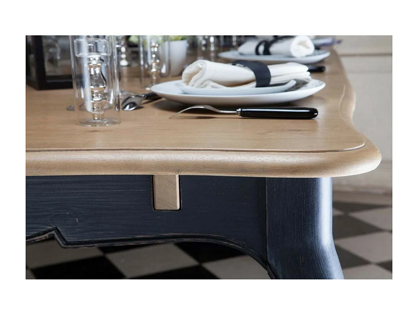 Table rectangulaire extensible pour 12 à 14 pers Bois Noir - Manoir Interior's