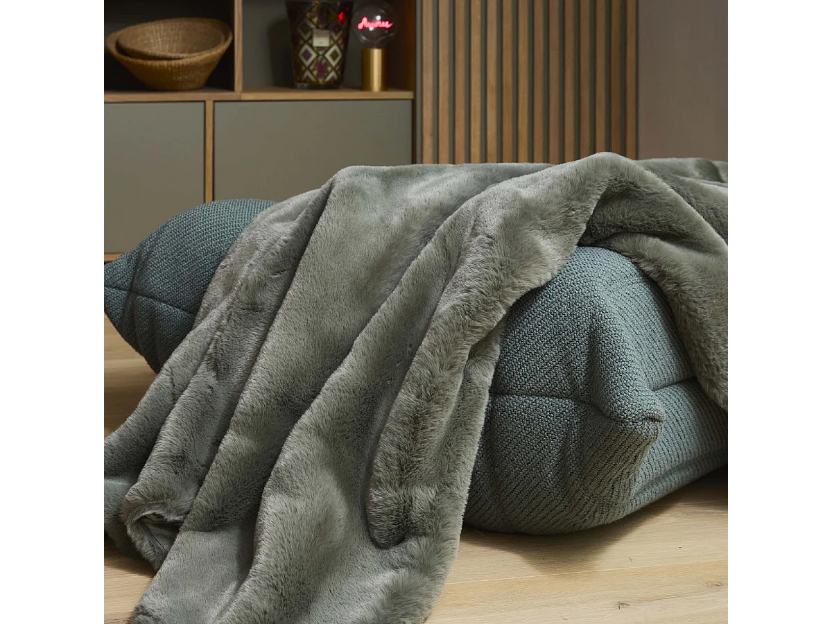 Plaid fausse fourrure 130x150 cm