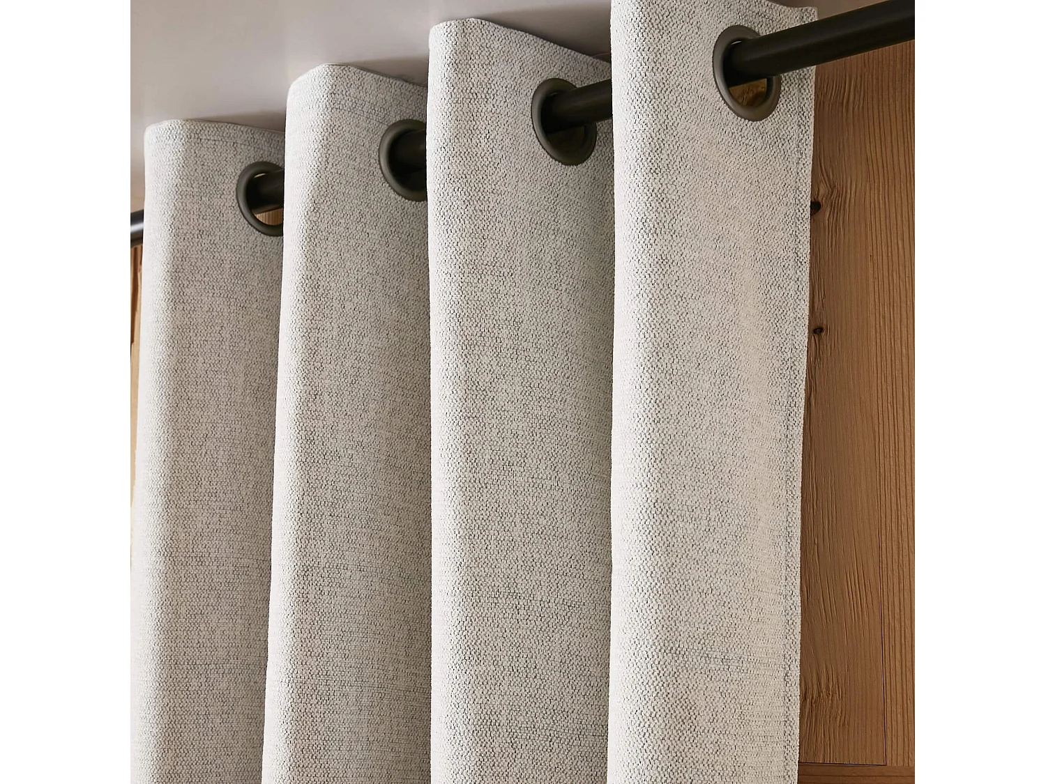 Rideau occultant thermique à oeillets 140x180 Beige