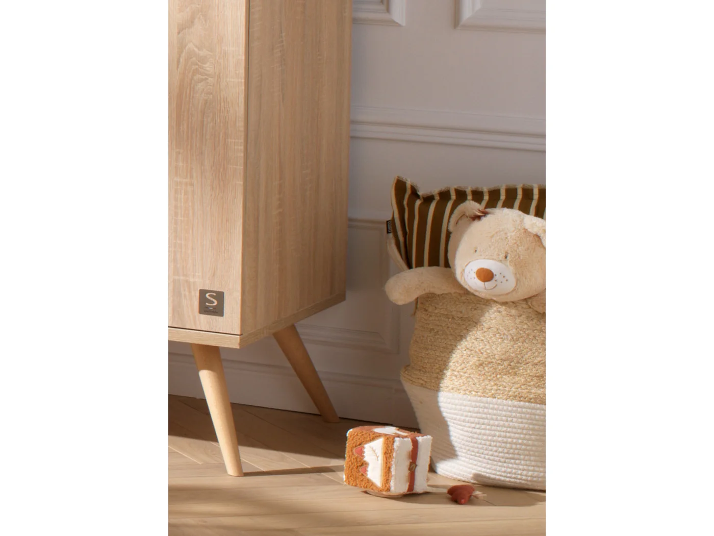 Osito beige con detalles bordados