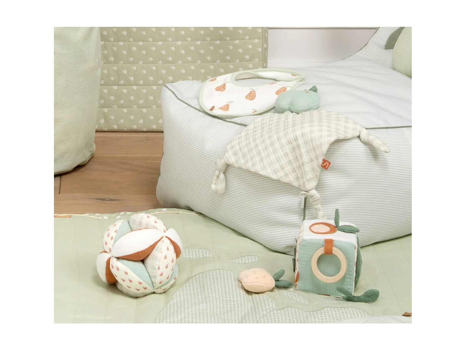 Peluche manzana de algodón verde