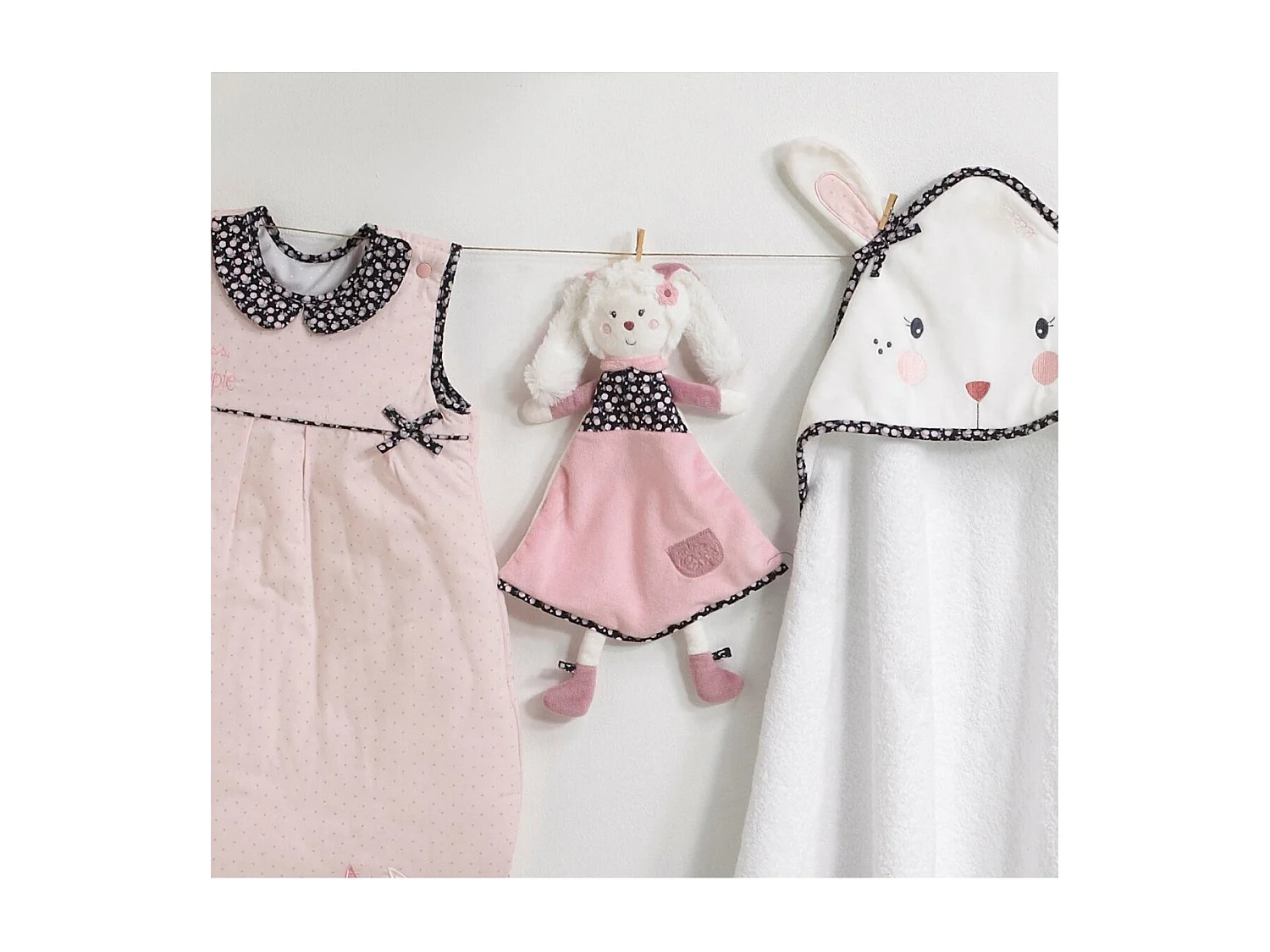 Doudou mouchoir lapin en velours blanc MISS FLEUR DE LUNE - Sauthon