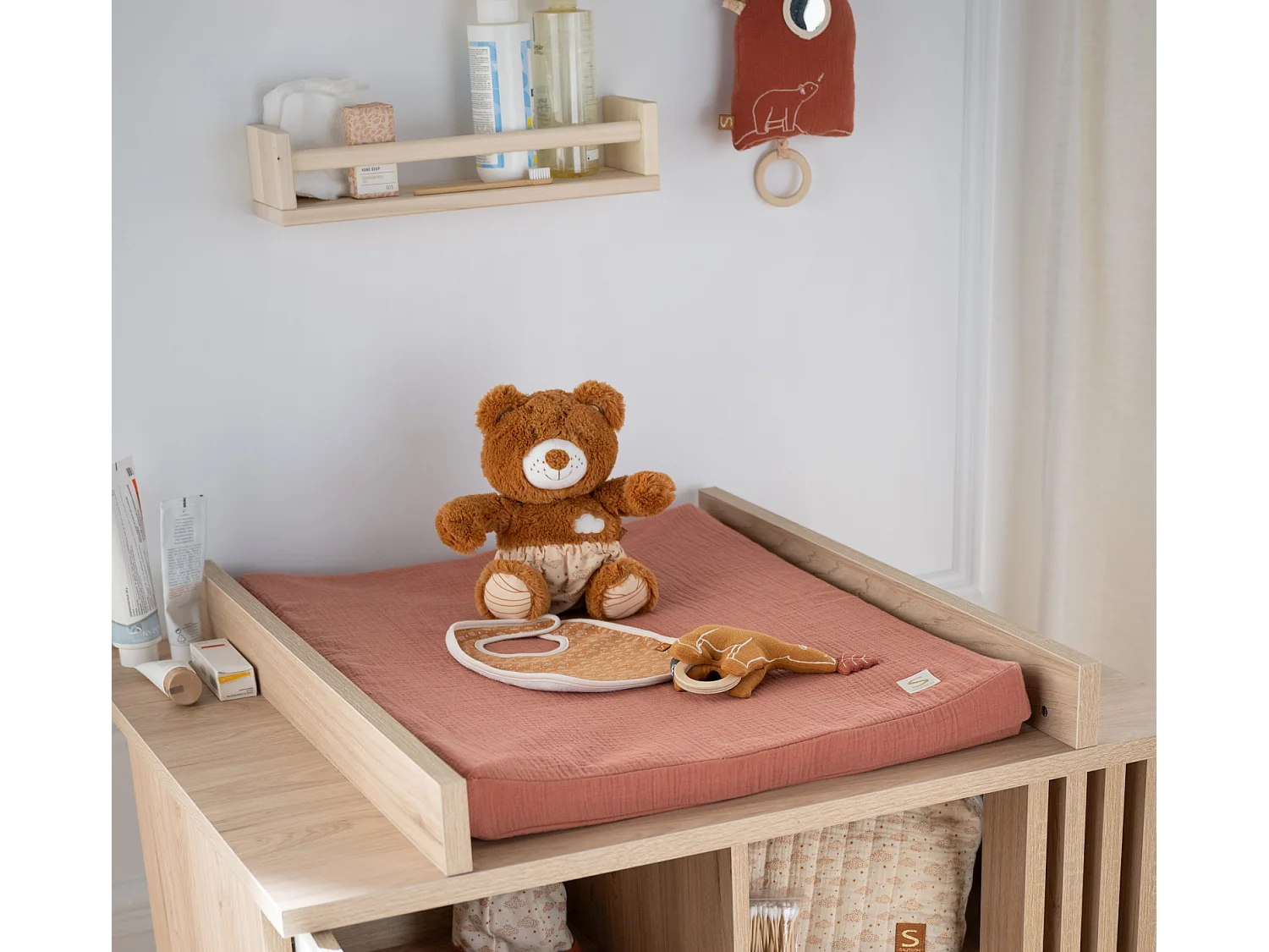 Peluche ours marron avec détails brodés ORSINO - Sauthon