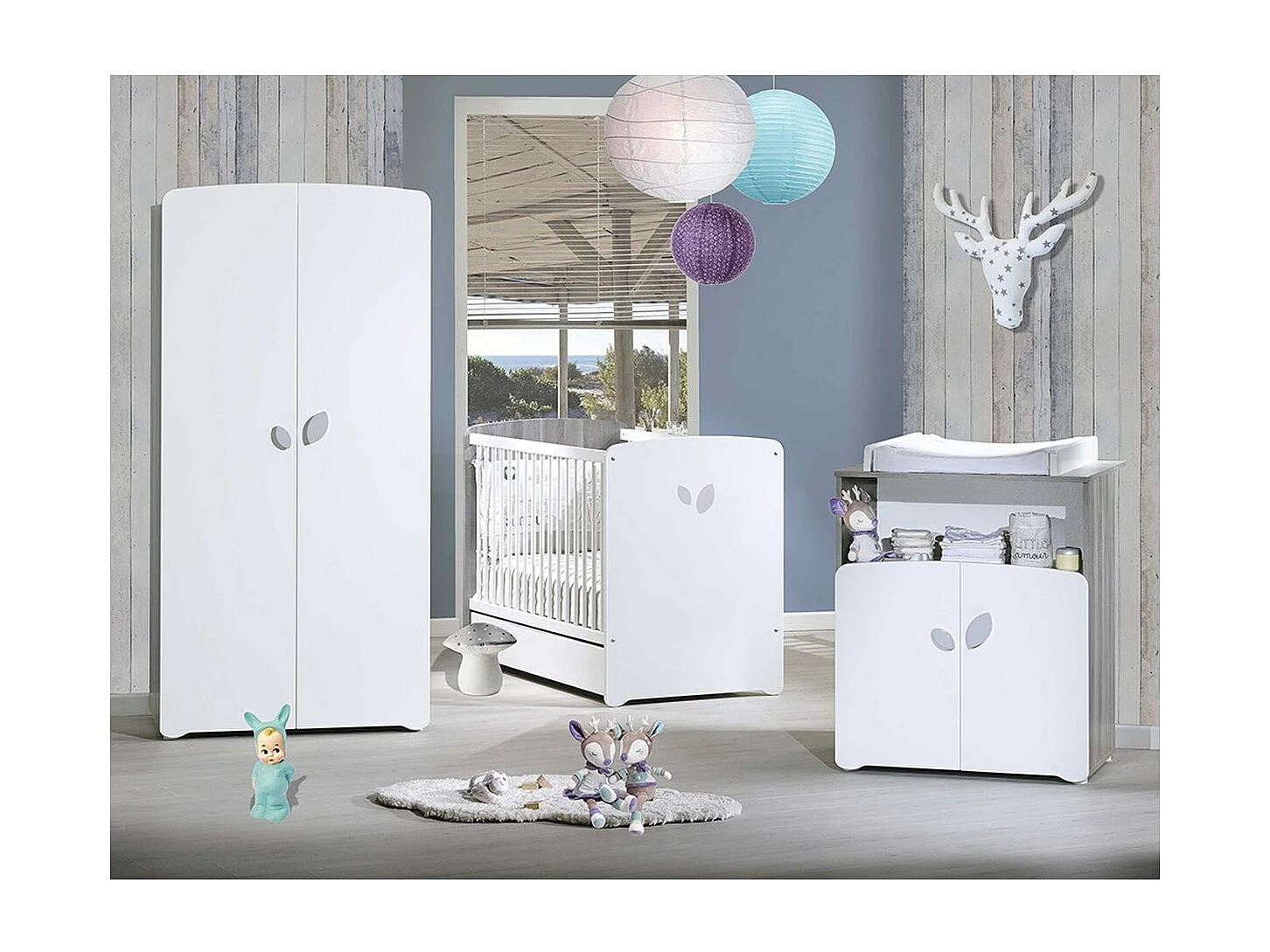 Chambre trio lit, Commode à langer et Armoire en bois blanc LEAF - BabyPrice