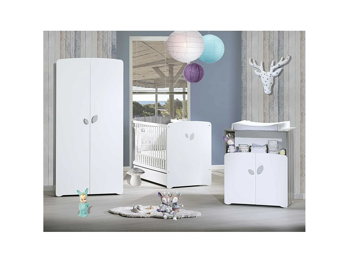 Letto trio e coprifasciatoio in legno bianco