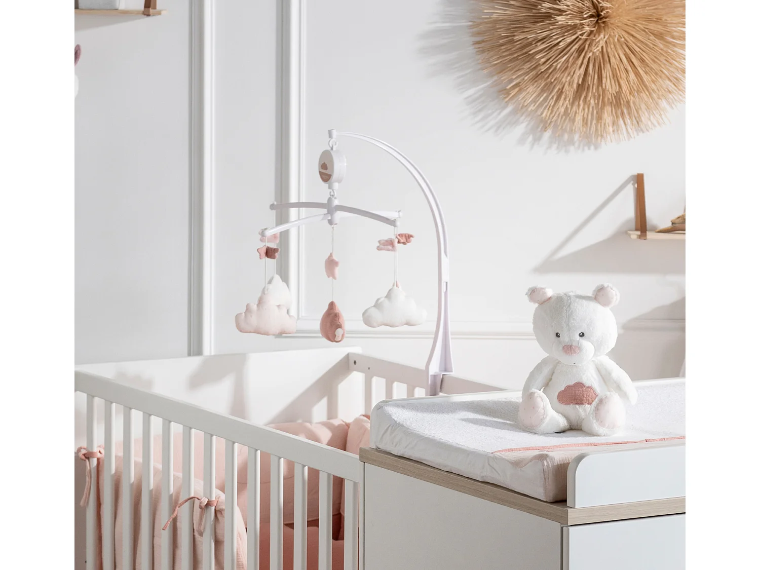 Móvil musical de terciopelo