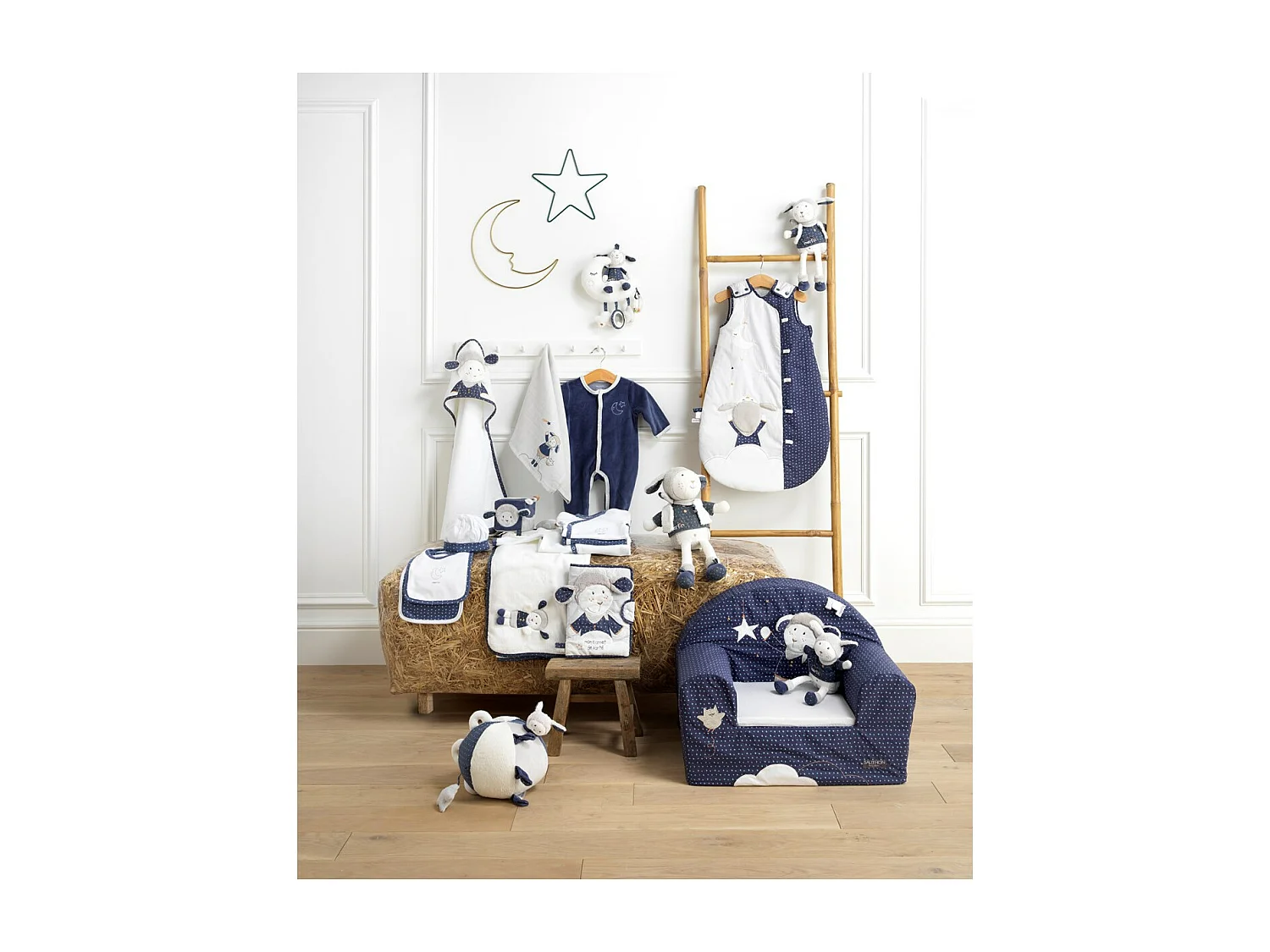 Balle d'activité bébé en velours Bleu MERLIN - Sauthon