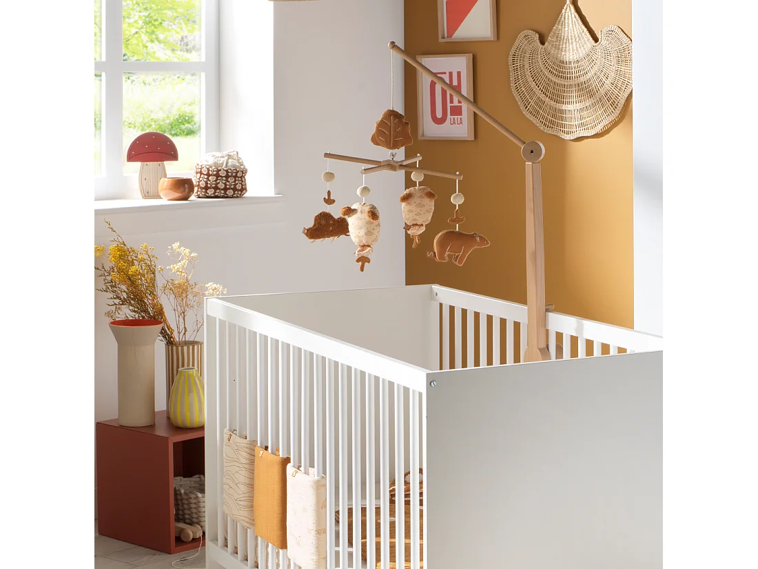 Mobile musical en bois avec jouets ours en gaze de coton ORSINO - Sauthon
