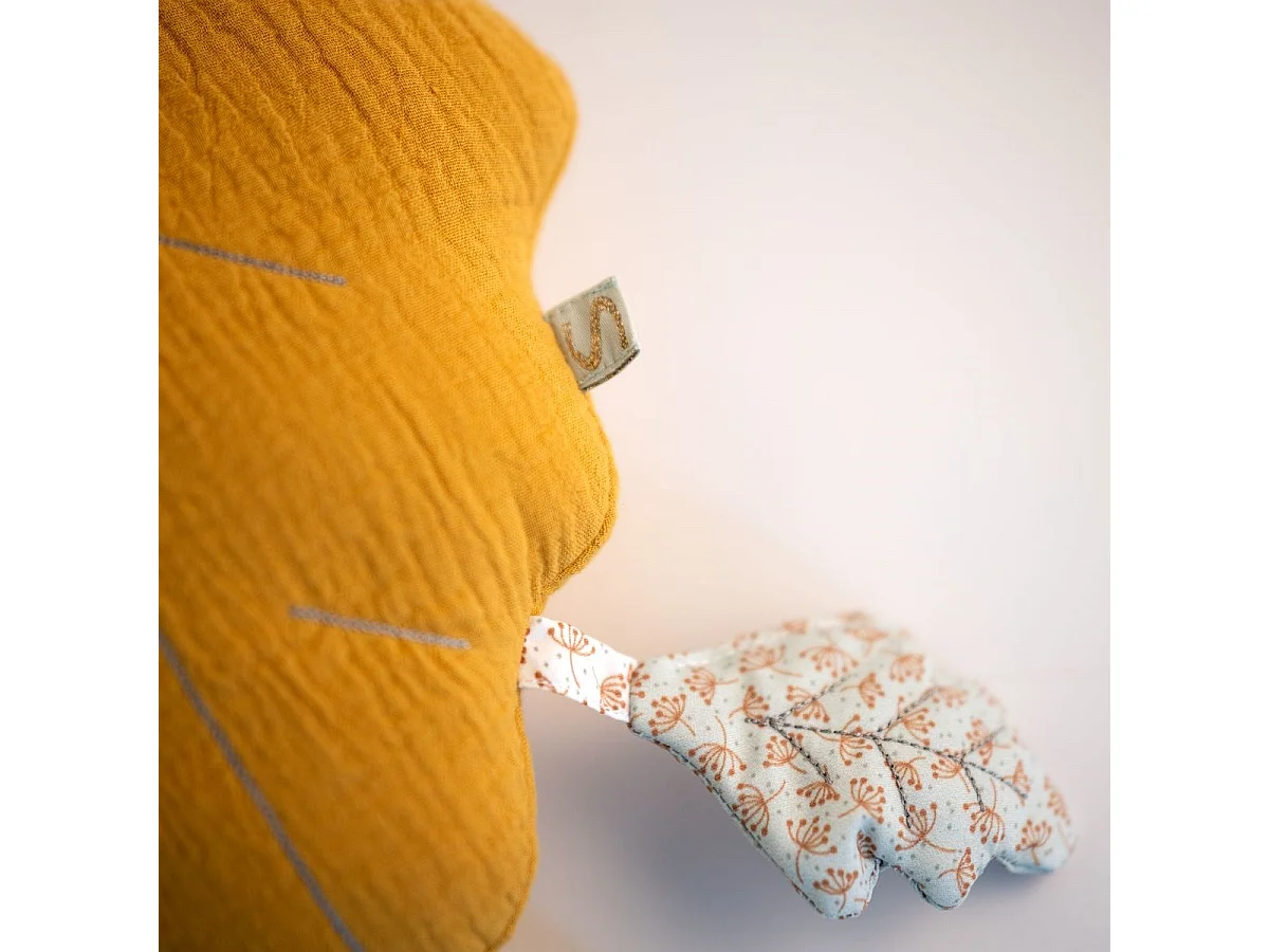 Juguete de actividades de gasa de algodón amarillo oscuro