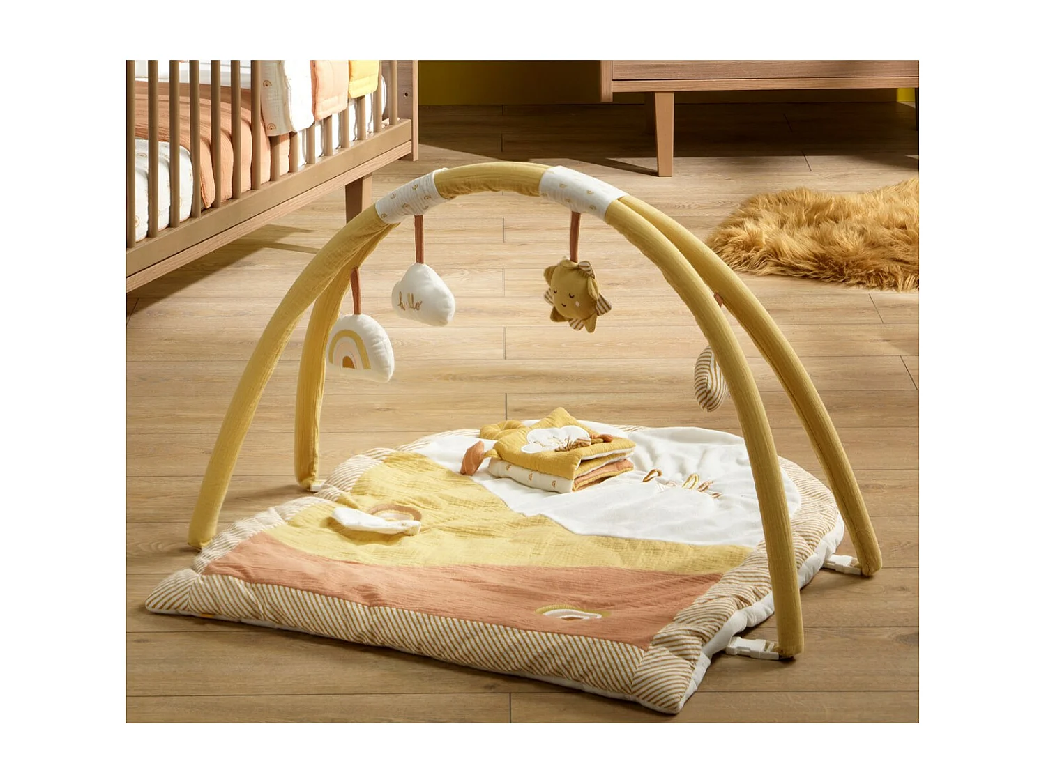 Livre d'éveil en velours Moutarde SUNLIGHT - Sauthon