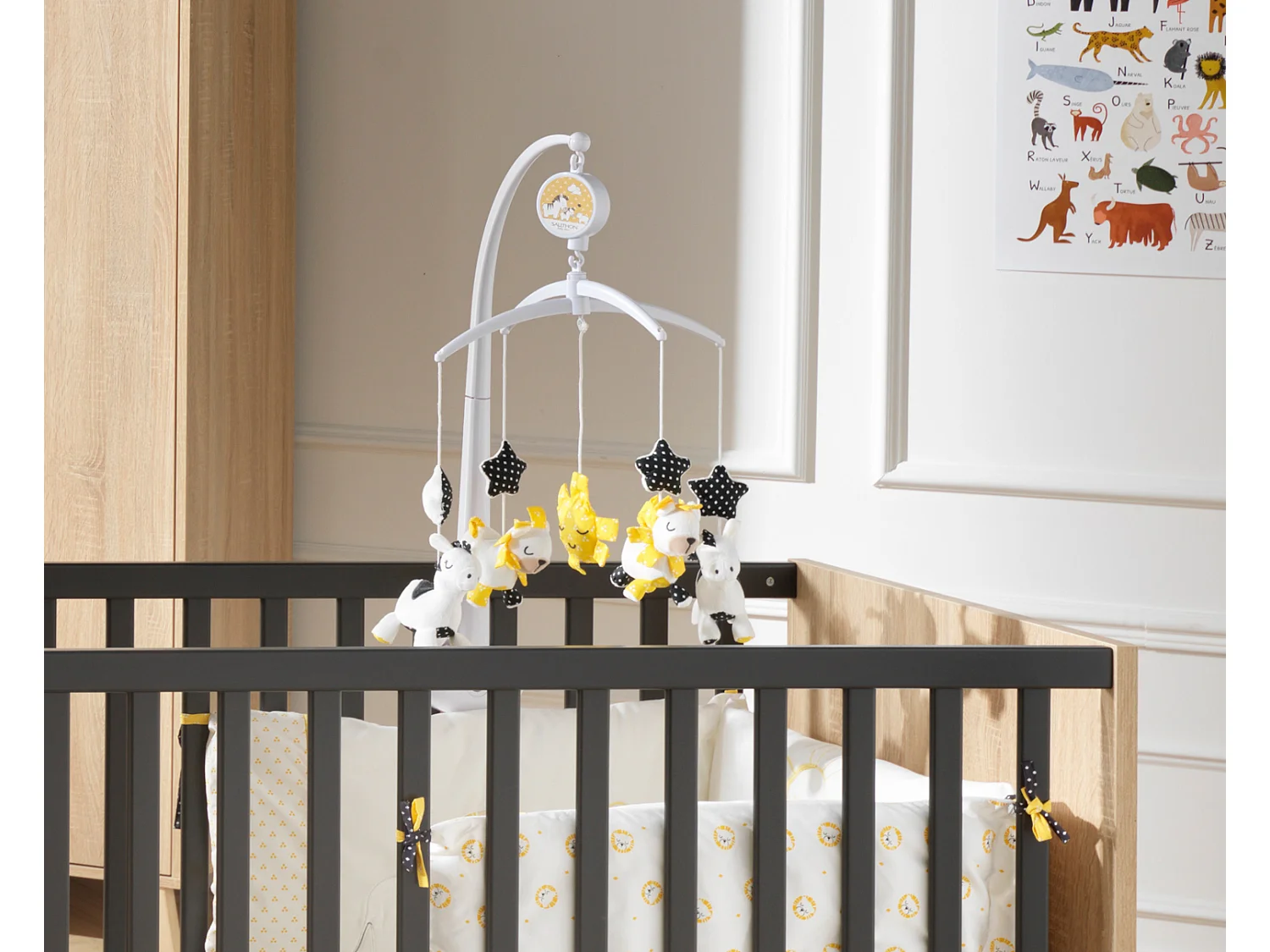 Giostrina musicale in velluto bianco