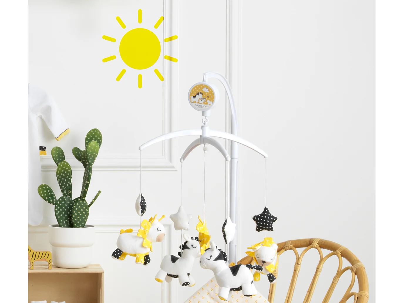 Giostrina musicale in velluto bianco