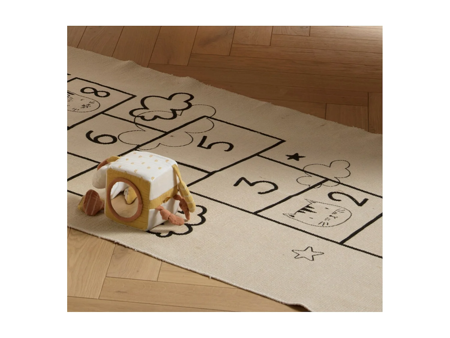 Cubo de actividades de algodón blanco