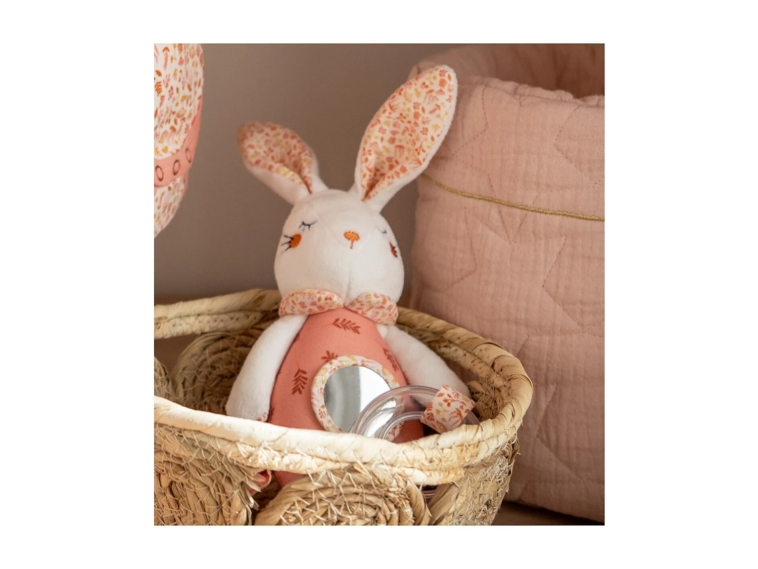 Juguete de actividades de terciopelo blanco