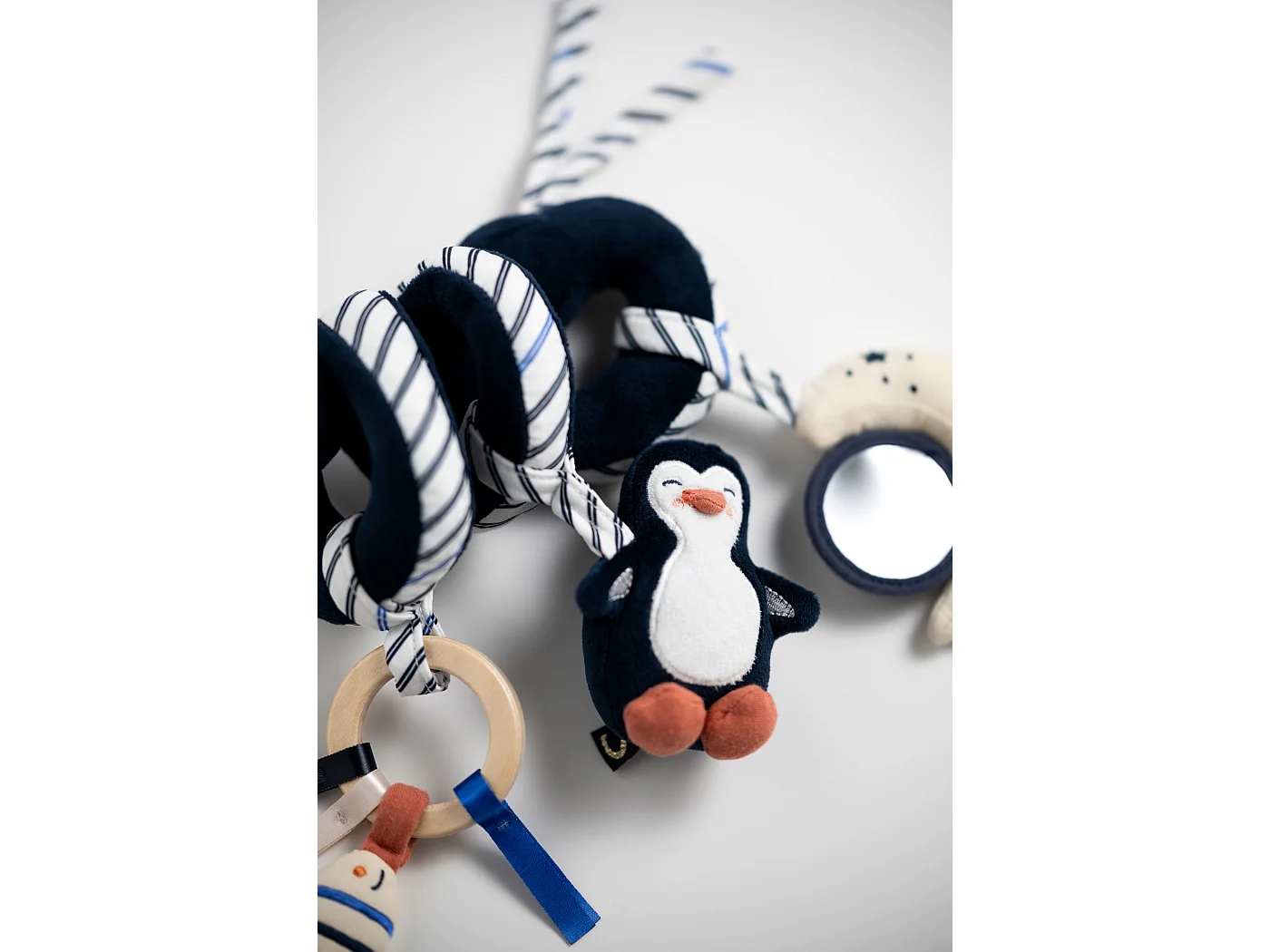 Pingüino de terciopelo azul espiral de actividades