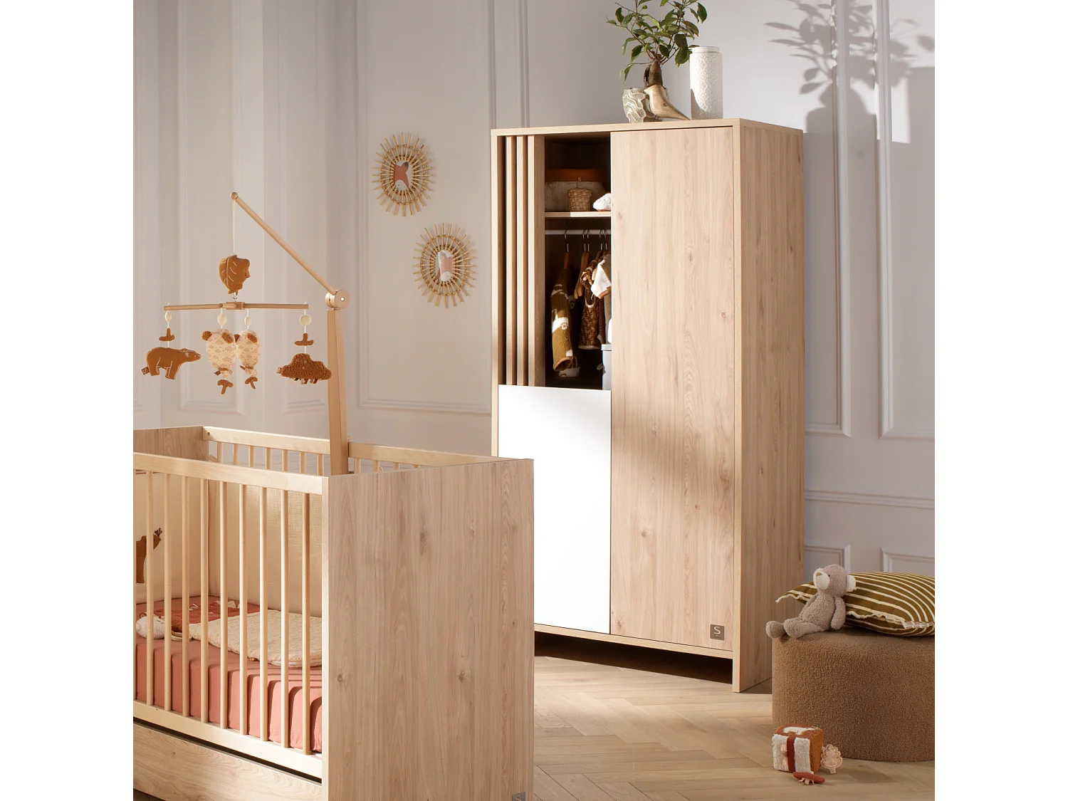 Armario de 2 puertas y 1 hueco con claristorio en madera decorativa de roble Suave