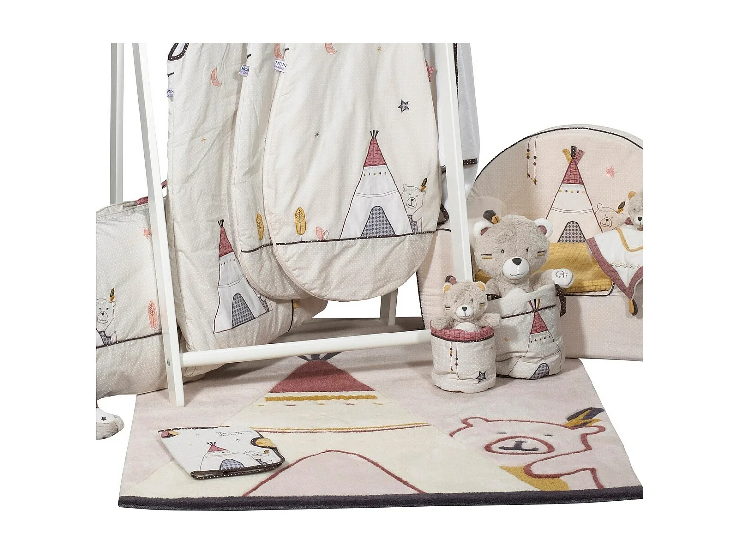 Tapis de chambre enfant Tipi 130x90cm en acrylique beige TIMOUKI - Sauthon