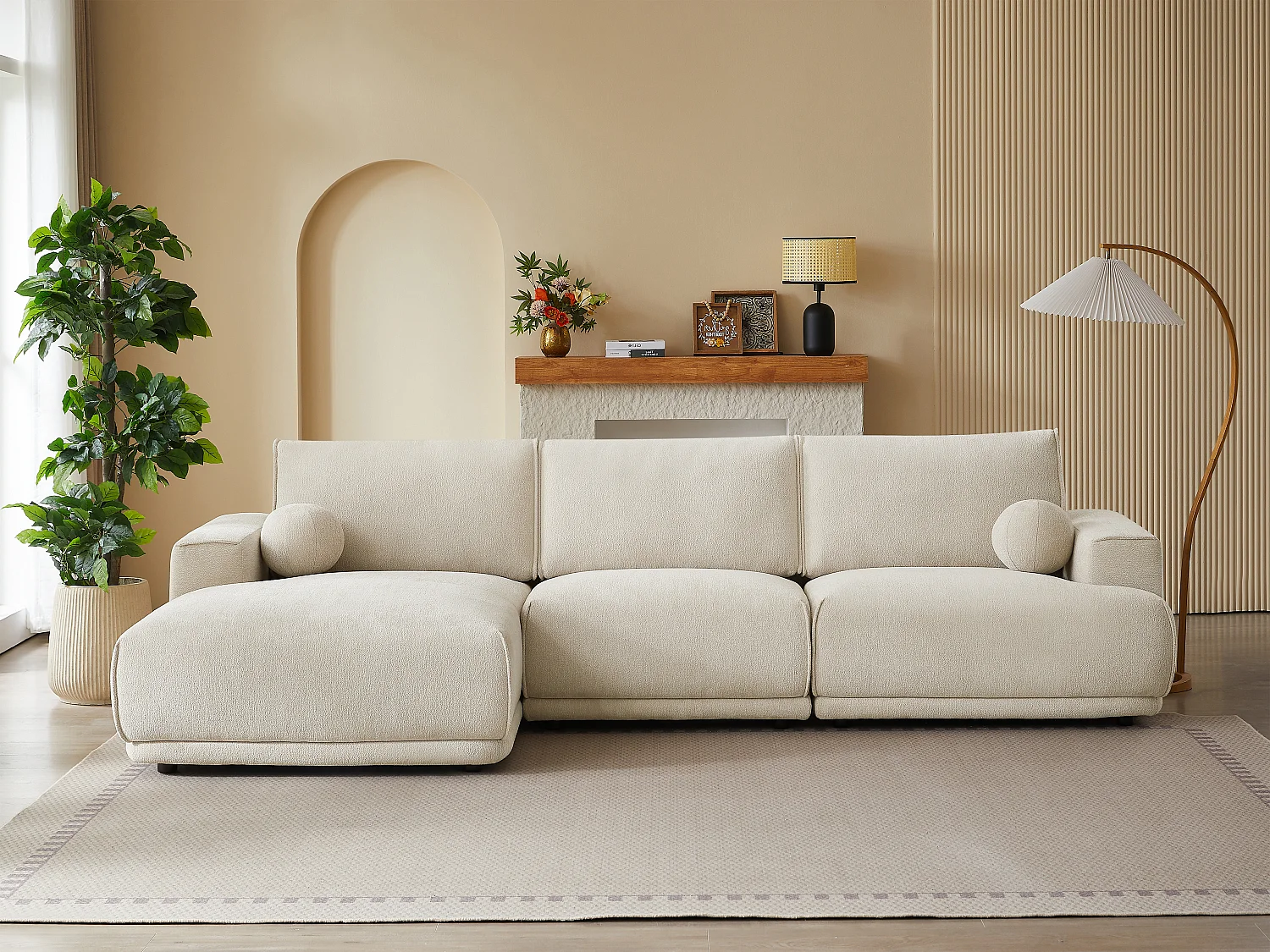 Canapé d'angle gauche en tissu chenille beige EMABI de Maison Céphy