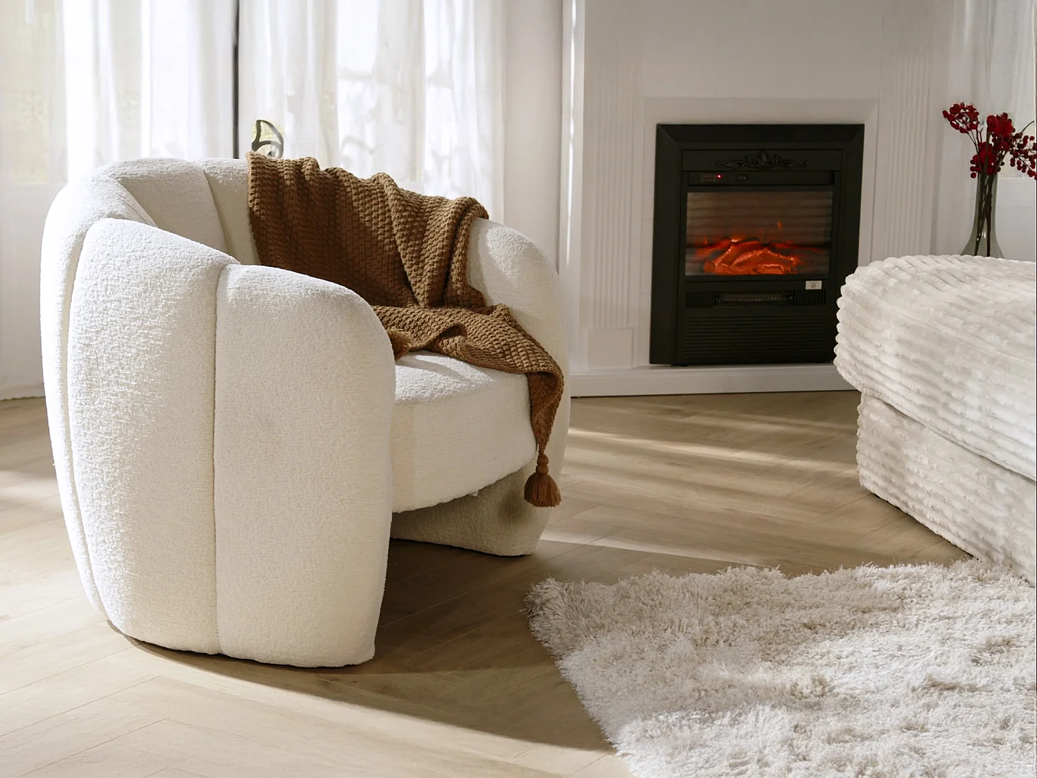 Muslingestol i beige chenille-stof DELIPO