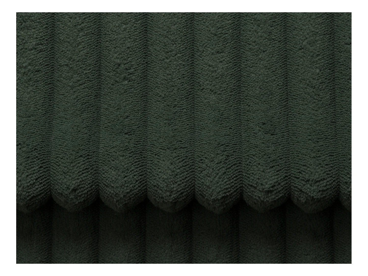 Comfortabele driezitsbank met diepe zitting van groen ribfluweel met brede ribbels PINETA