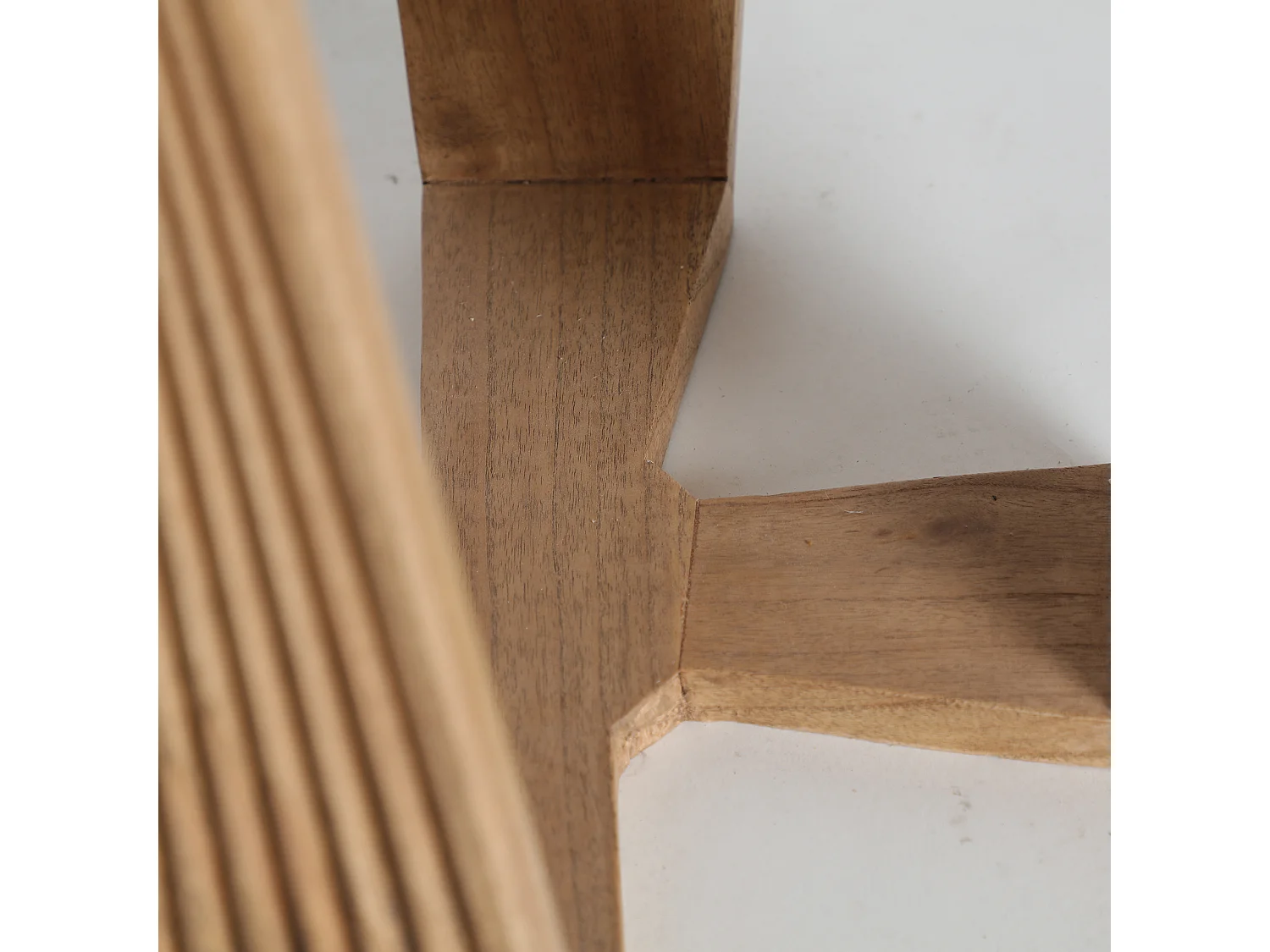 Table basse en bois de mindi marron naturel en 55x55x47 cm