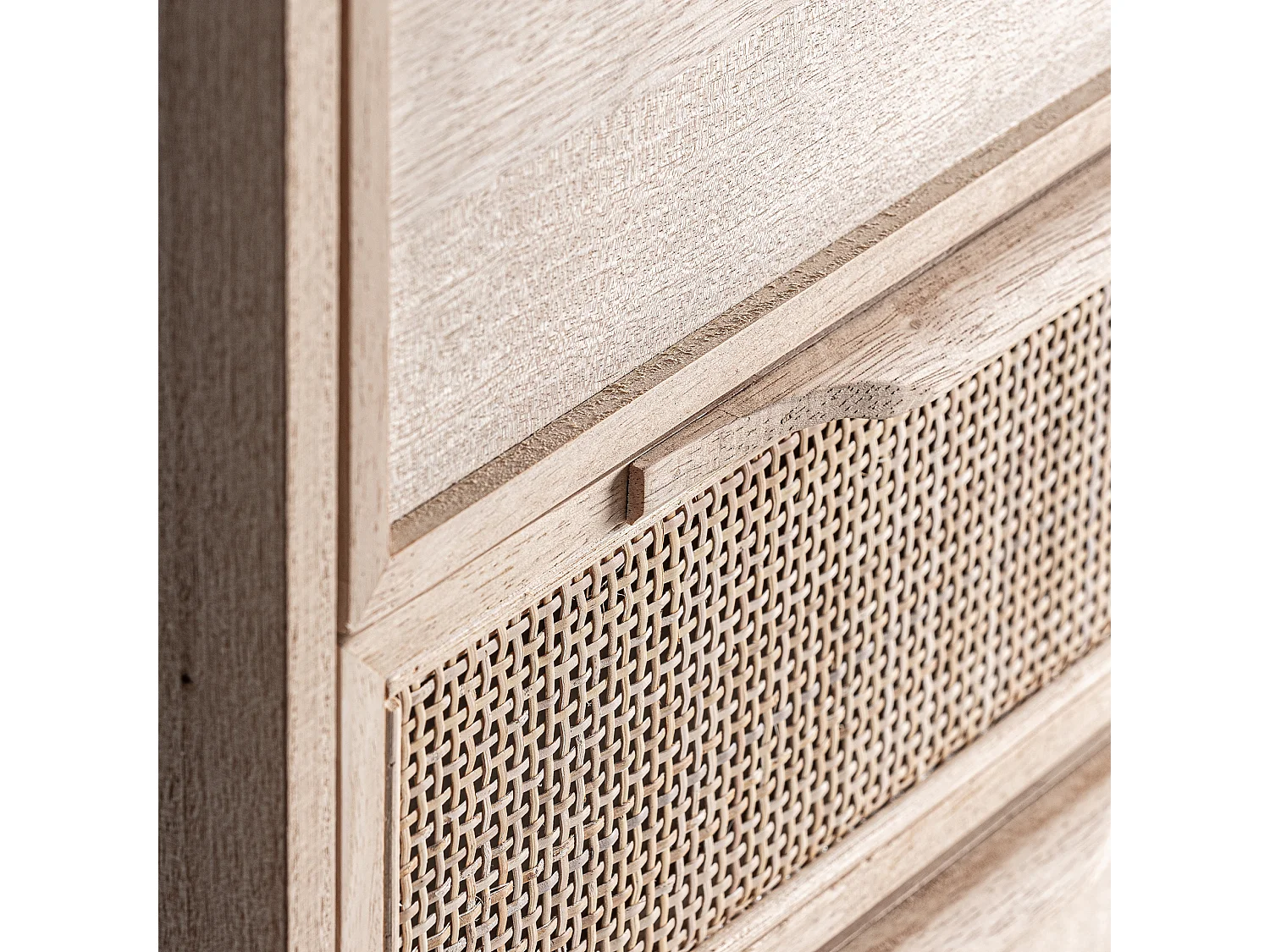 Chiffonier en bois de frêne brun clair  en 52x35x100 cm