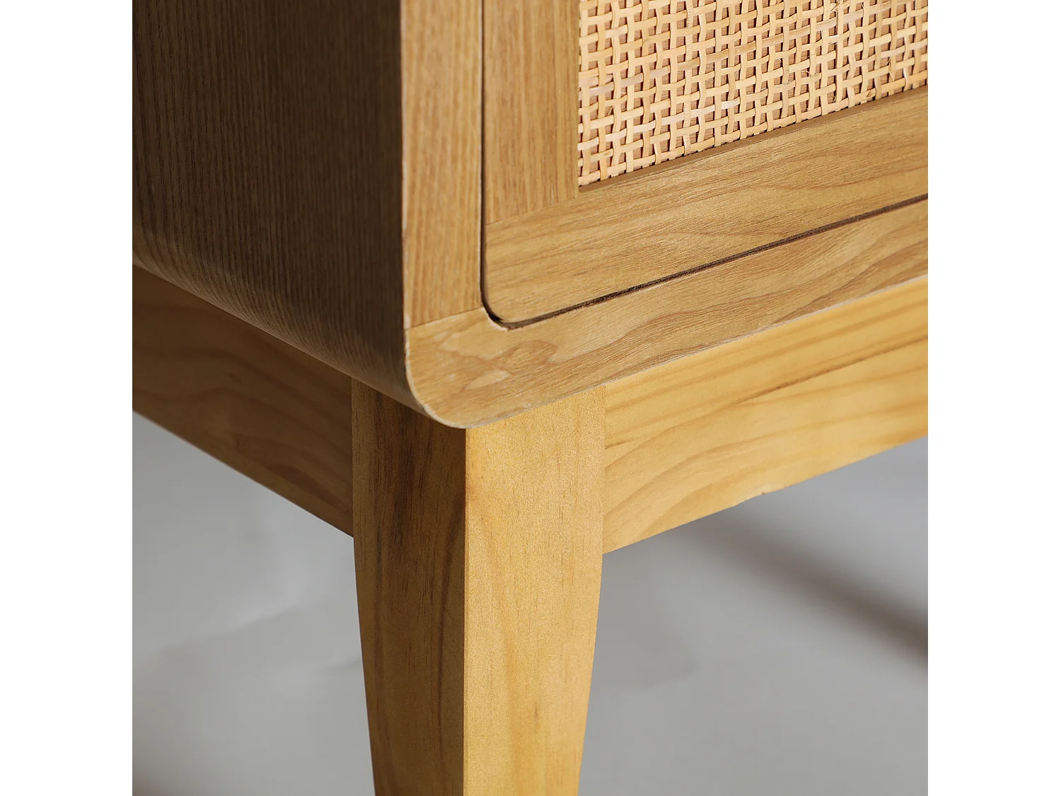 Chiffonier en bois de sapin brun clair  en 40x41x101 cm