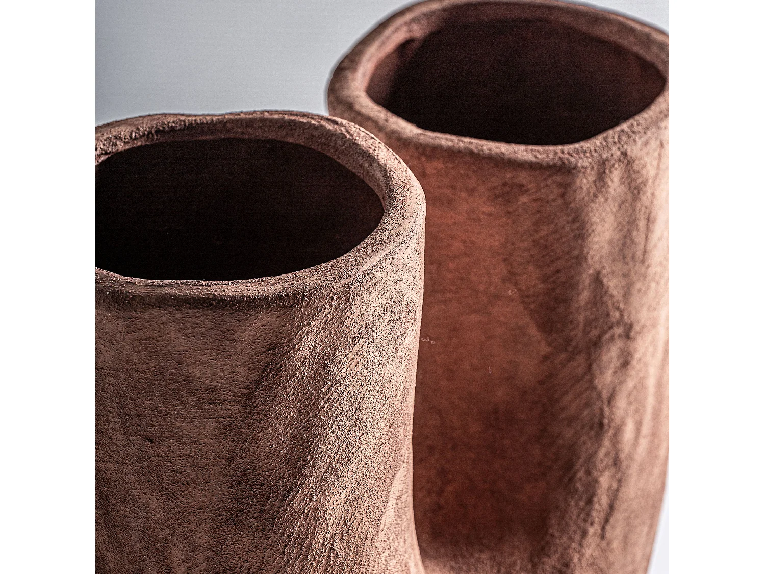 Vase en céramique marron  en 33x14x49 cm